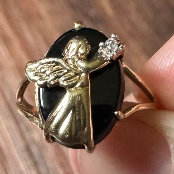 Vintage 10k Gold Angel Ring With Diamond & Black Onyx Stone Size 7.5 Signed SR - Picture 5 of 13